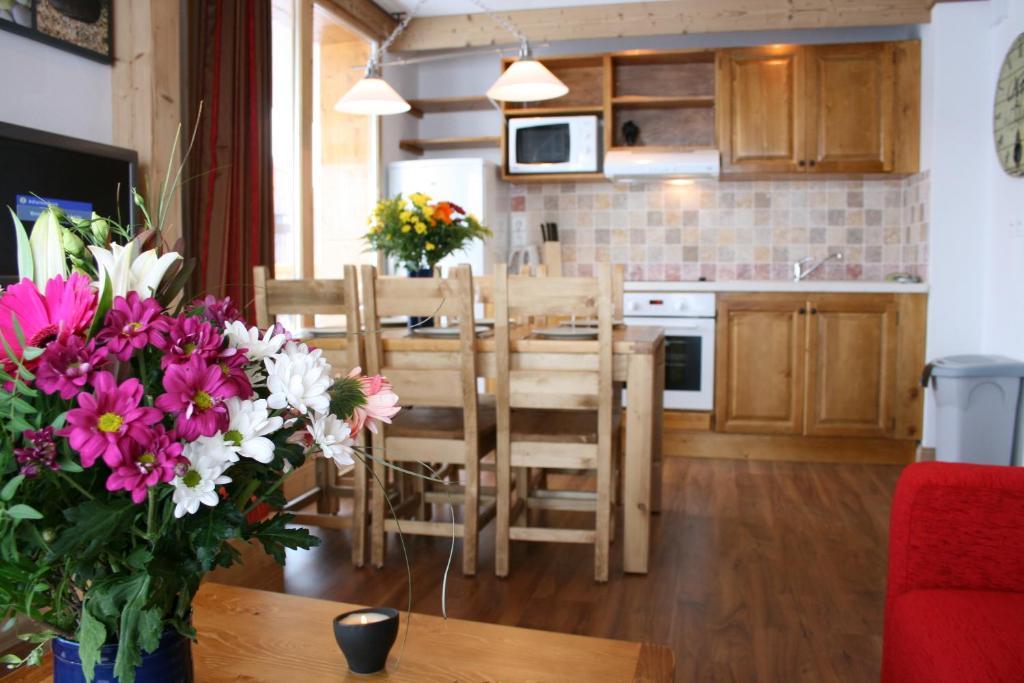 Chalet Des Neiges : La Cime Des Arcs Les Arcs  Rom bilde